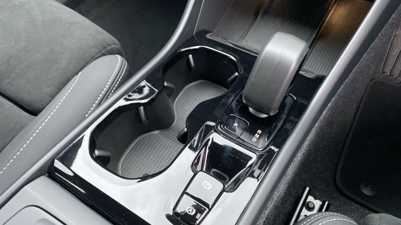 Volvo XC40 2.0 B4P Plus Black Edition 5dr Auto Petrol Estate